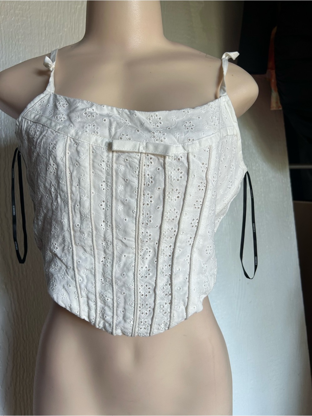 Set of 5 tops White Eyelet Tie-Strap Women's Top